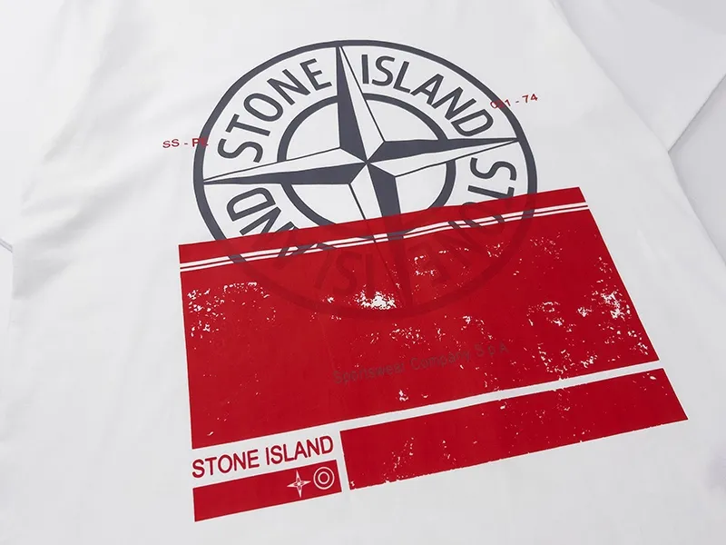 W666#P110💰 [Stone lsland/Stone Island Chest Destruction Big Compass Printed Short-Sleeved T-shirt] ⚠️[Original creation with high control of details] - Made of 230g combed cotton 32 count double yarn, soft and comfortable to the touch, sweat-absorbent and breathable. - Simple basic and versatile style, original single quality, the first choice for couples. - Made in a large factory, four needles and five threads on the shoulder, neat alignment, high quality workmanship. - Same style for men and women. Very versatile, one piece for everyone, details are clearly visible. Color: Black White Size: M L